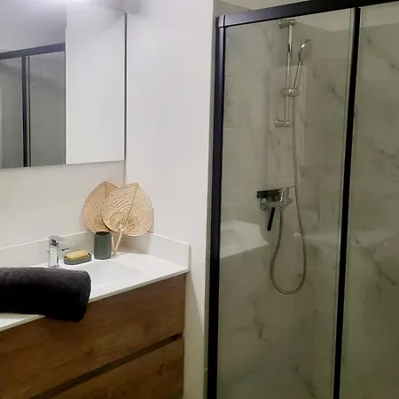 De 50m2 Avec Terrasse Et Parking Apartment *