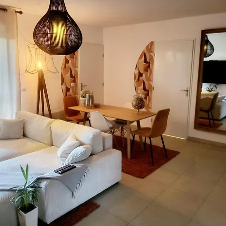 De 50m2 Avec Terrasse Et Parking Apartment